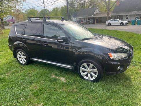 Used 2012 Mitsubishi Outlander GT image 1