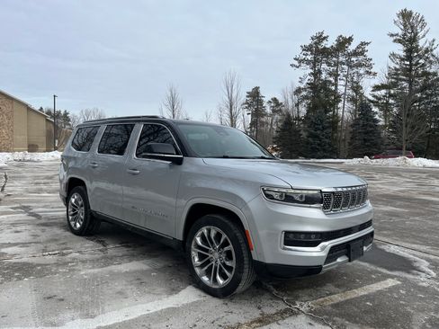 Used 2023 Jeep Grand Wagoneer Series II image 2