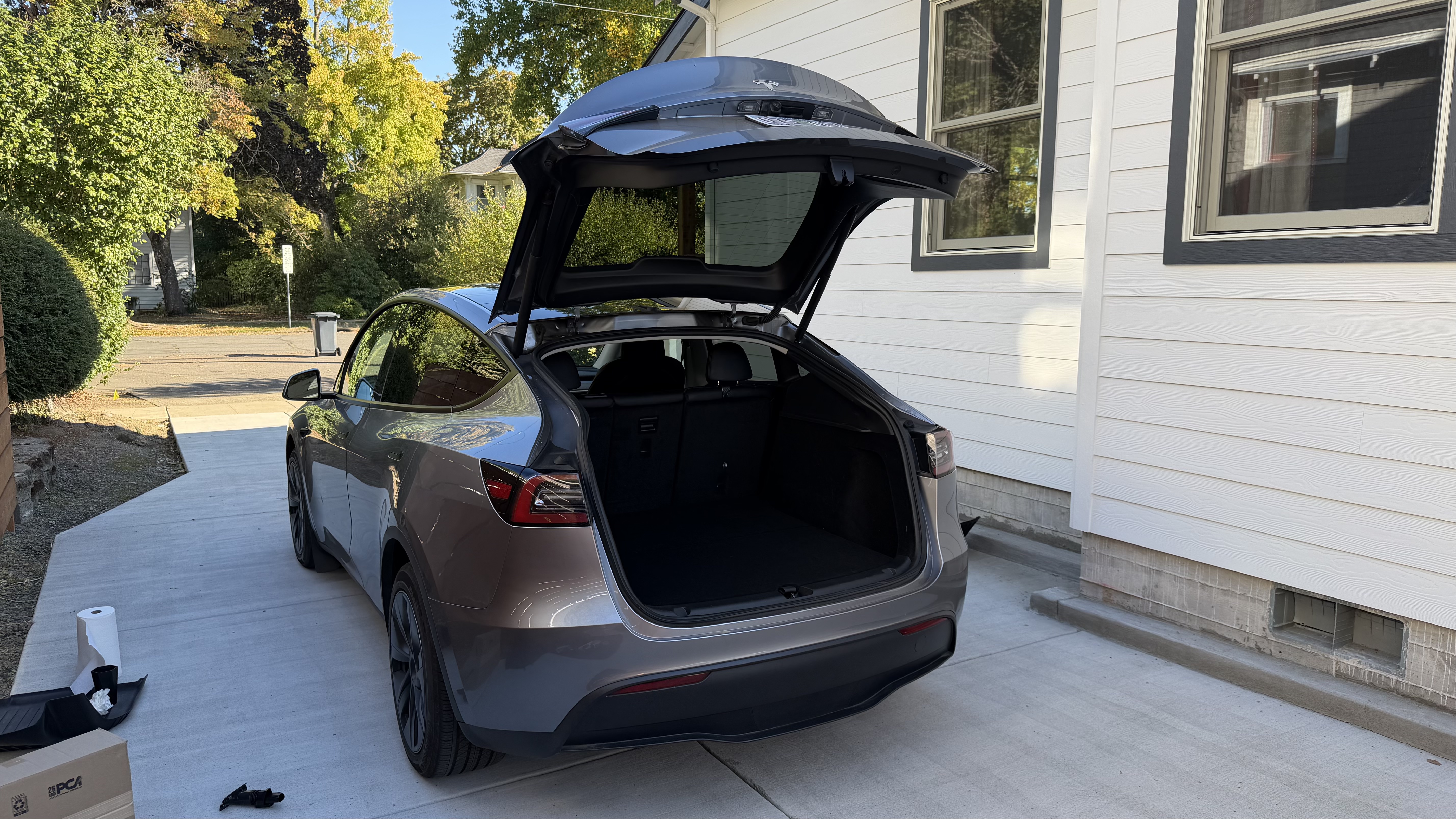 Used 2025 Tesla Model Y Long Range AWD/4WD image 25