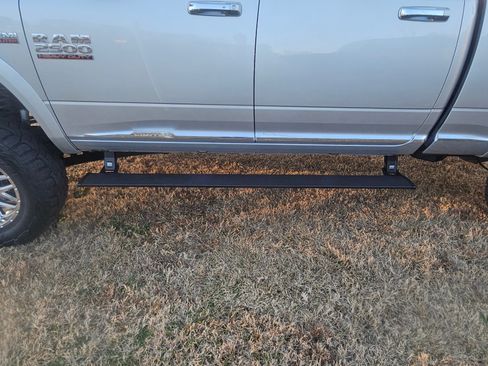 Used 2016 RAM 2500 Limited AWD/4WD image 9