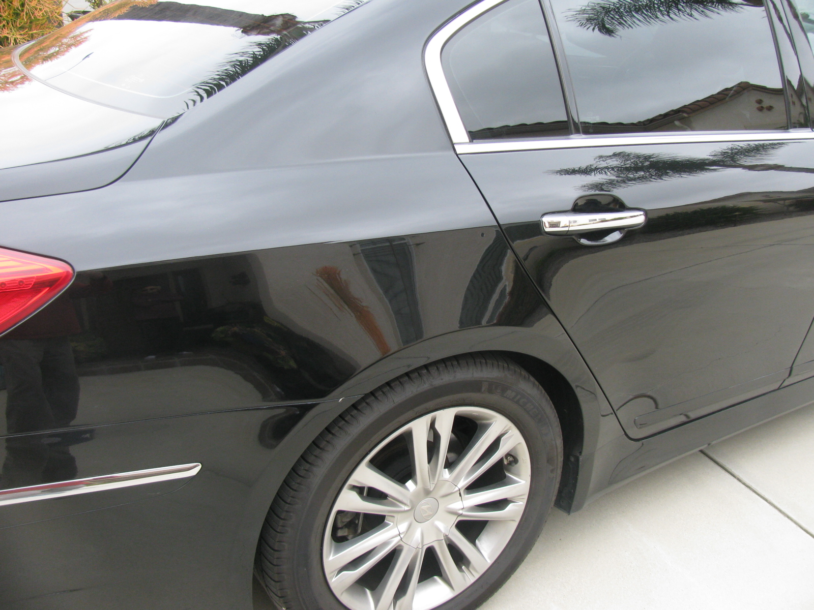 Used 2013 Hyundai Genesis 3.8 w/ Technology Pkg RWD image 18