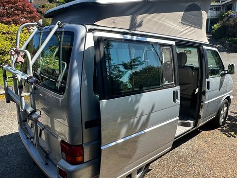 Used 2002 Volkswagen Eurovan MV FWD image 12
