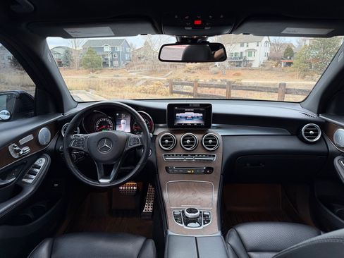 Used 2019 Mercedes-Benz GLC 300 4MATIC image 10