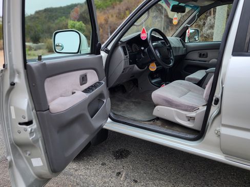 Used 2002 Toyota 4Runner SR5 image 10