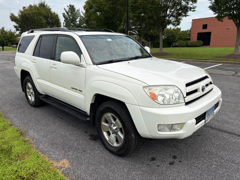 Used 2005 Toyota 4Runner Limited AWD/4WD image 9