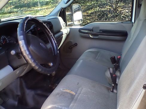 Used 2006 Ford F250 XL image 8