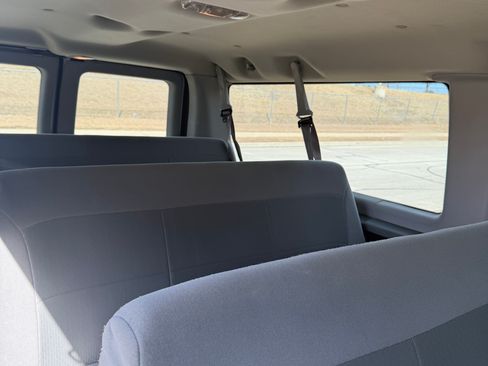 Used 2007 Ford E-350 and Econoline 350 XLT image 14