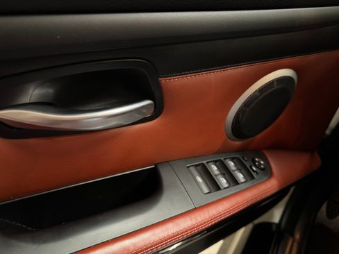 Used 2010 BMW M3 Convertible image 16