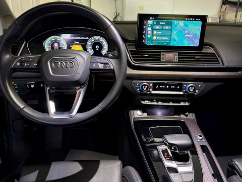 Used 2022 Audi Q5 e Premium Plus w/ Premium Plus Package image 30