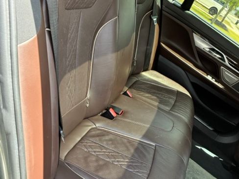 Used 2017 BMW 740i image 5