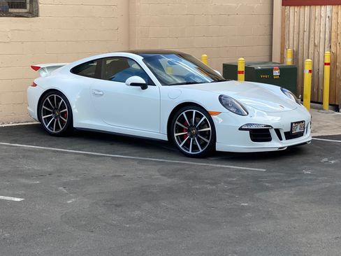 Used 2015 Porsche 911 Carrera 4S image 4