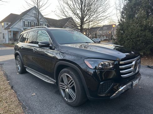 Used 2025 Mercedes-Benz GLS 450 4MATIC image 8