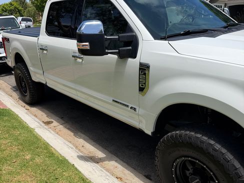 Used 2022 Ford F250 Platinum AWD/4WD image 5