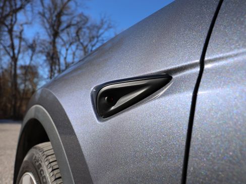 Used 2023 Tesla Model Y Long Range image 17