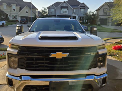 Used 2024 Chevrolet Silverado 2500 W/T image 4