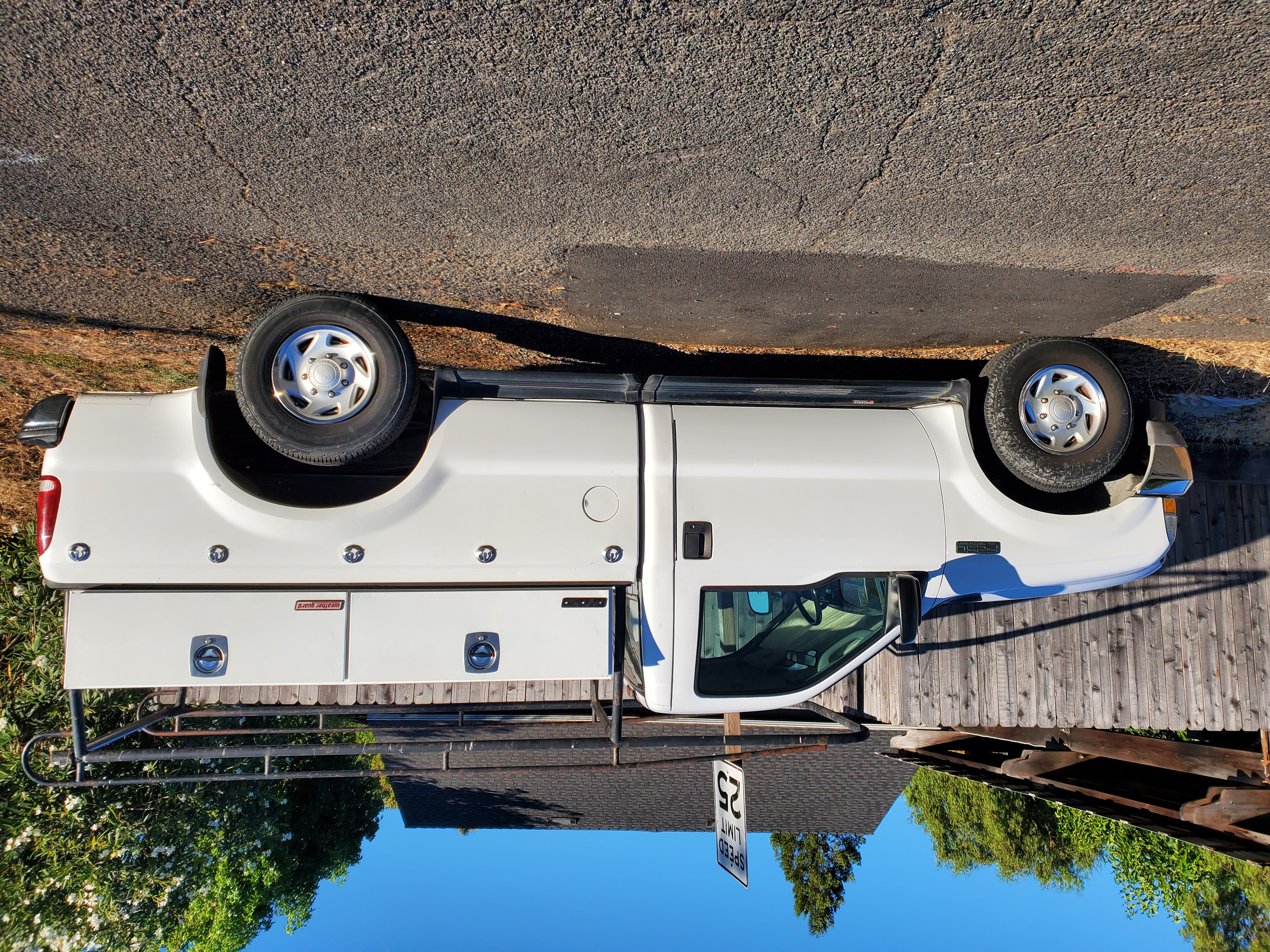 Used 2003 Ford F250 XL RWD image 2