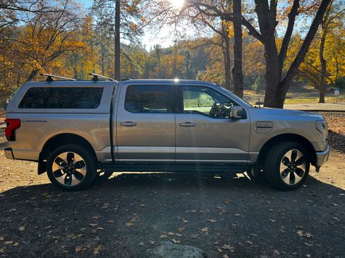 Used 2023 Ford F150 Lightning Platinum image 5