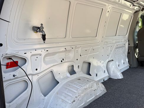 Used 2014 Ford E-250 and Econoline 250 w/ Power Group RWD image 11