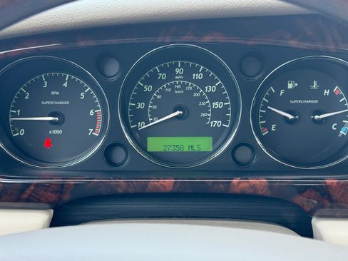 Used 2004 Jaguar XJ8 image 11