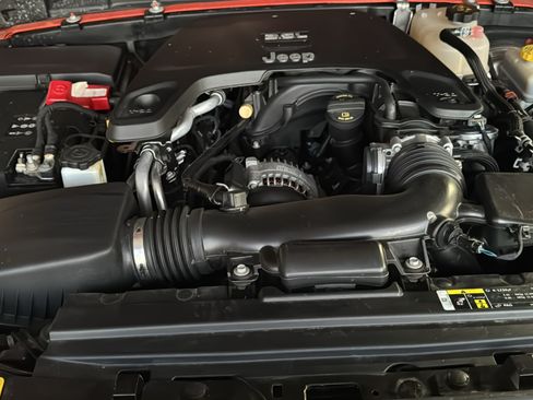 Used 2019 Jeep Wrangler Unlimited Sport S image 15