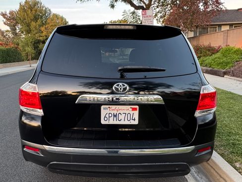 Used 2011 Toyota Highlander 2WD image 4