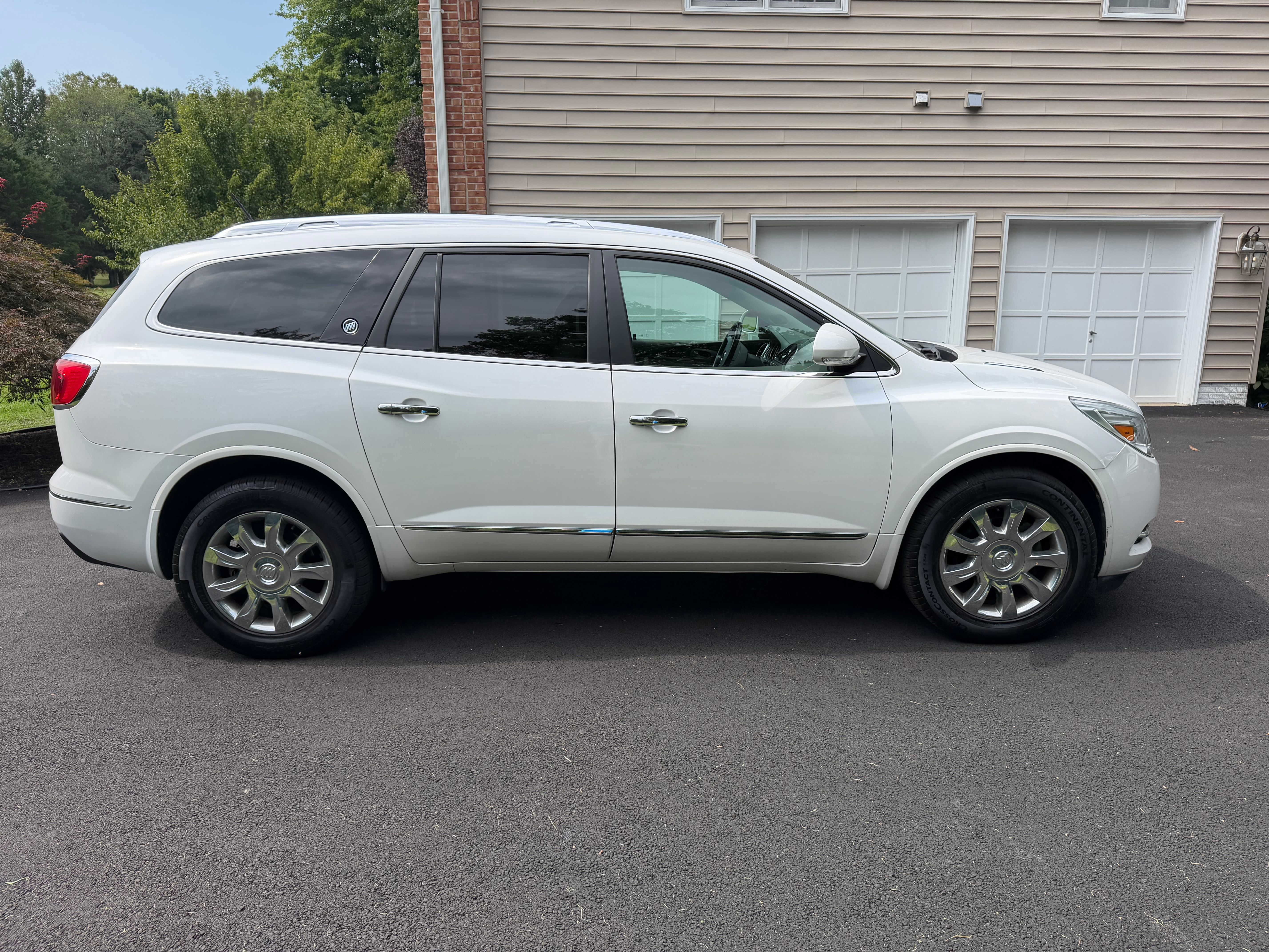 Used 2017 Buick Enclave Premium AWD/4WD image 9