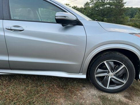 Used 2019 Honda HR-V Touring image 8