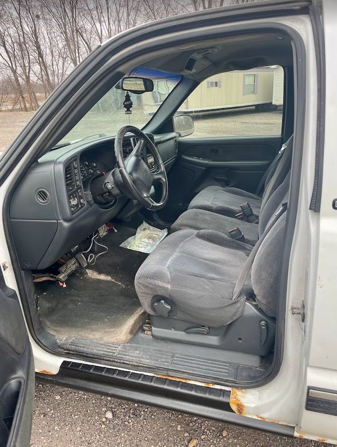 Used 1999 Chevrolet Silverado 2500 LS w/ Snow Plow Prep Pkg AWD/4WD image 13