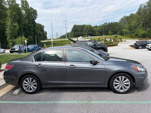 Used 2011 Honda Accord EX-L image 2
