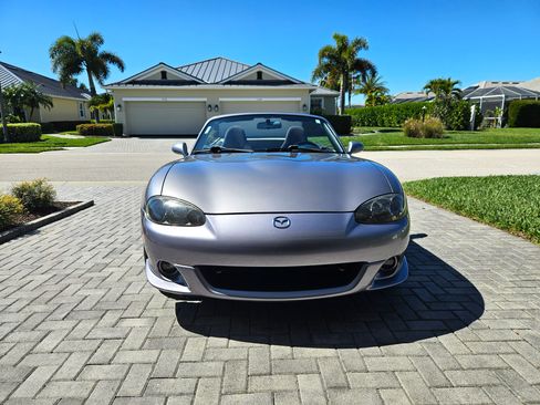 Used 2004 MAZDA MX-5 Miata MAZDASPEED image 2