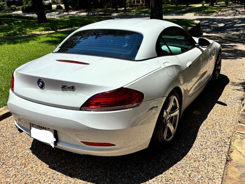 Used 2011 BMW Z4 sDrive30i image 14