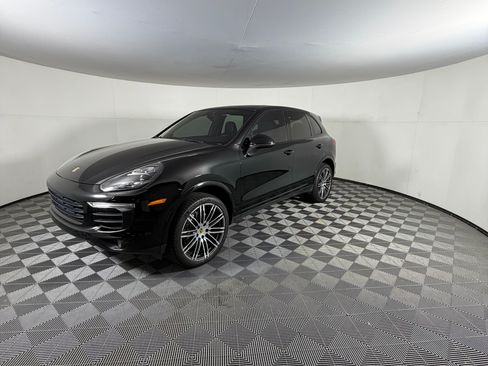 Used 2017 Porsche Cayenne AWD/4WD image 1