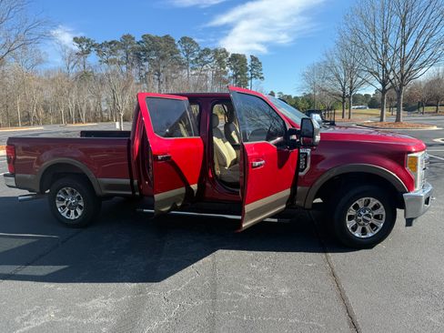 Used 2017 Ford F250 Lariat w/ Tow Technology Bundle image 4