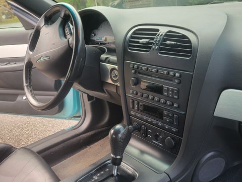 Used 2002 Ford Thunderbird image 8