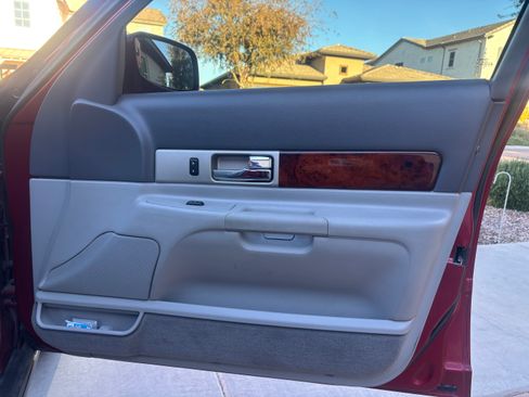 Used 2005 Lincoln LS image 15