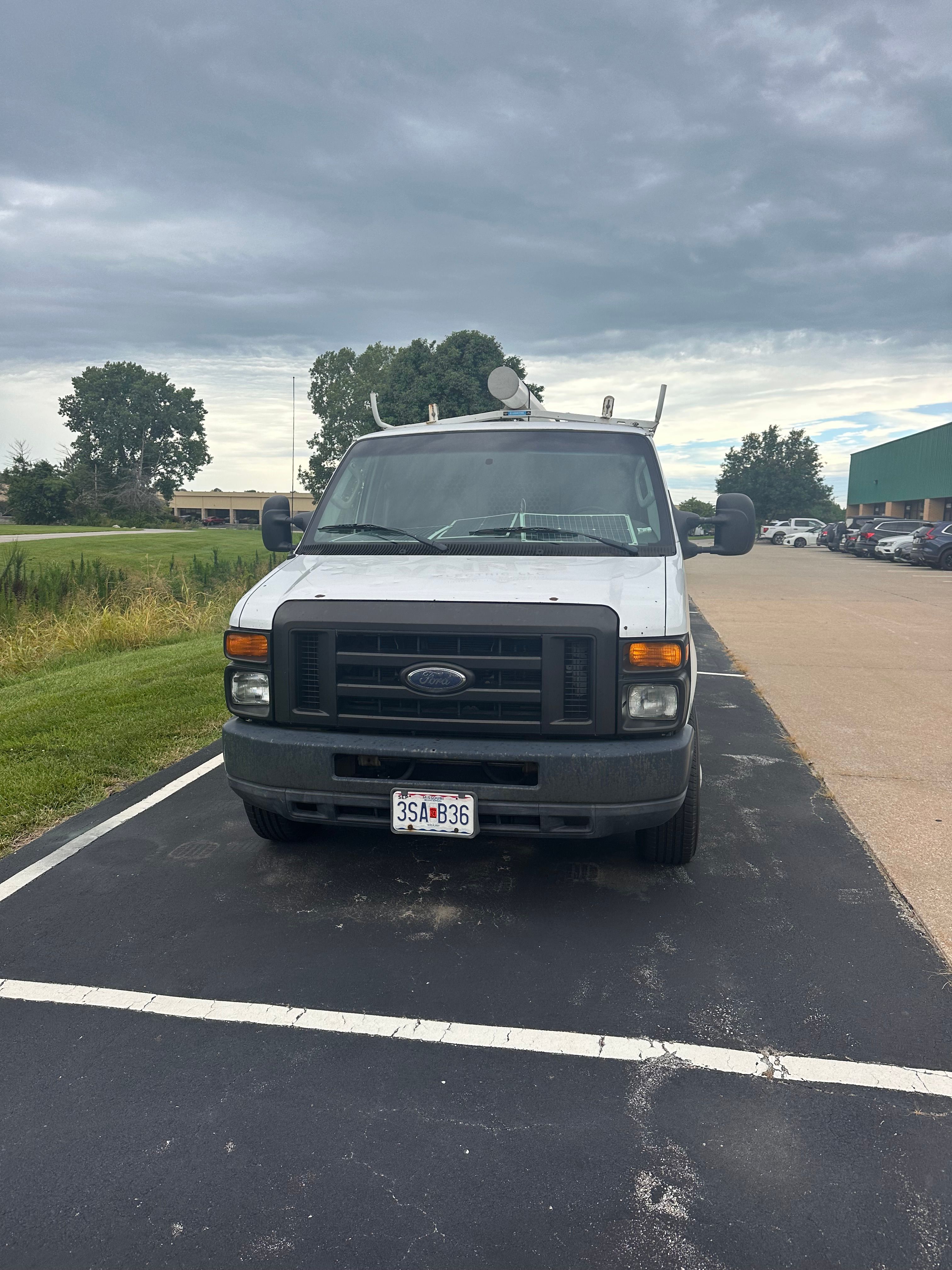 Used 2008 Ford E-350 and Econoline 350 Super Duty RWD image 10