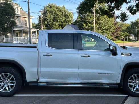 Used 2021 GMC Sierra 1500 SLT AWD/4WD image 2