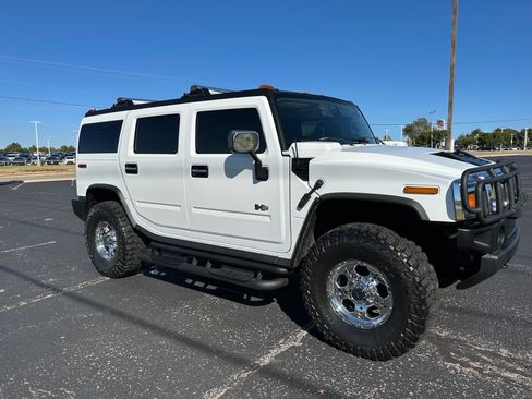 Used 2005 HUMMER H2 w/ Preferred Equipment Group AWD/4WD image 2