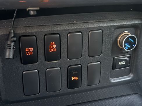 Used 2007 Toyota FJ Cruiser Sport Utility 2D image 18