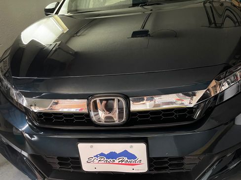 Used 2018 Honda Clarity Touring image 5