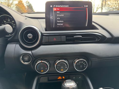 Used 2020 MAZDA MX-5 Miata Grand Touring image 14