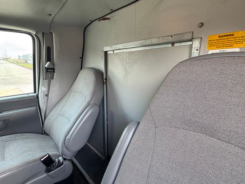 Used 2003 Ford E-350 and Econoline 350 Super Duty image 6