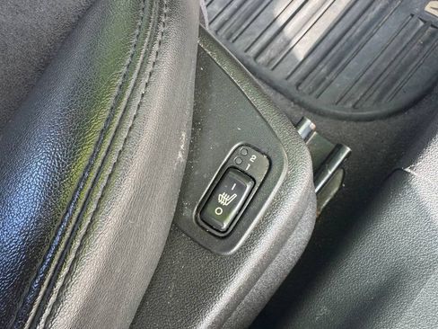 Used 2010 Chevrolet Malibu LT FWD image 15
