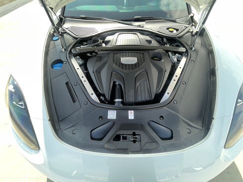 Used 2018 Porsche Panamera 4 AWD/4WD image 6