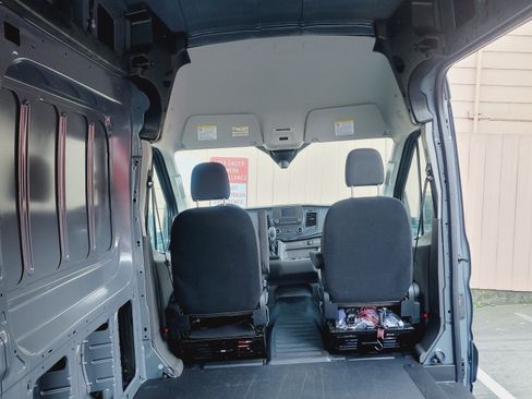 Used 2022 Ford Transit 250 High Roof Extended Length Van image 13