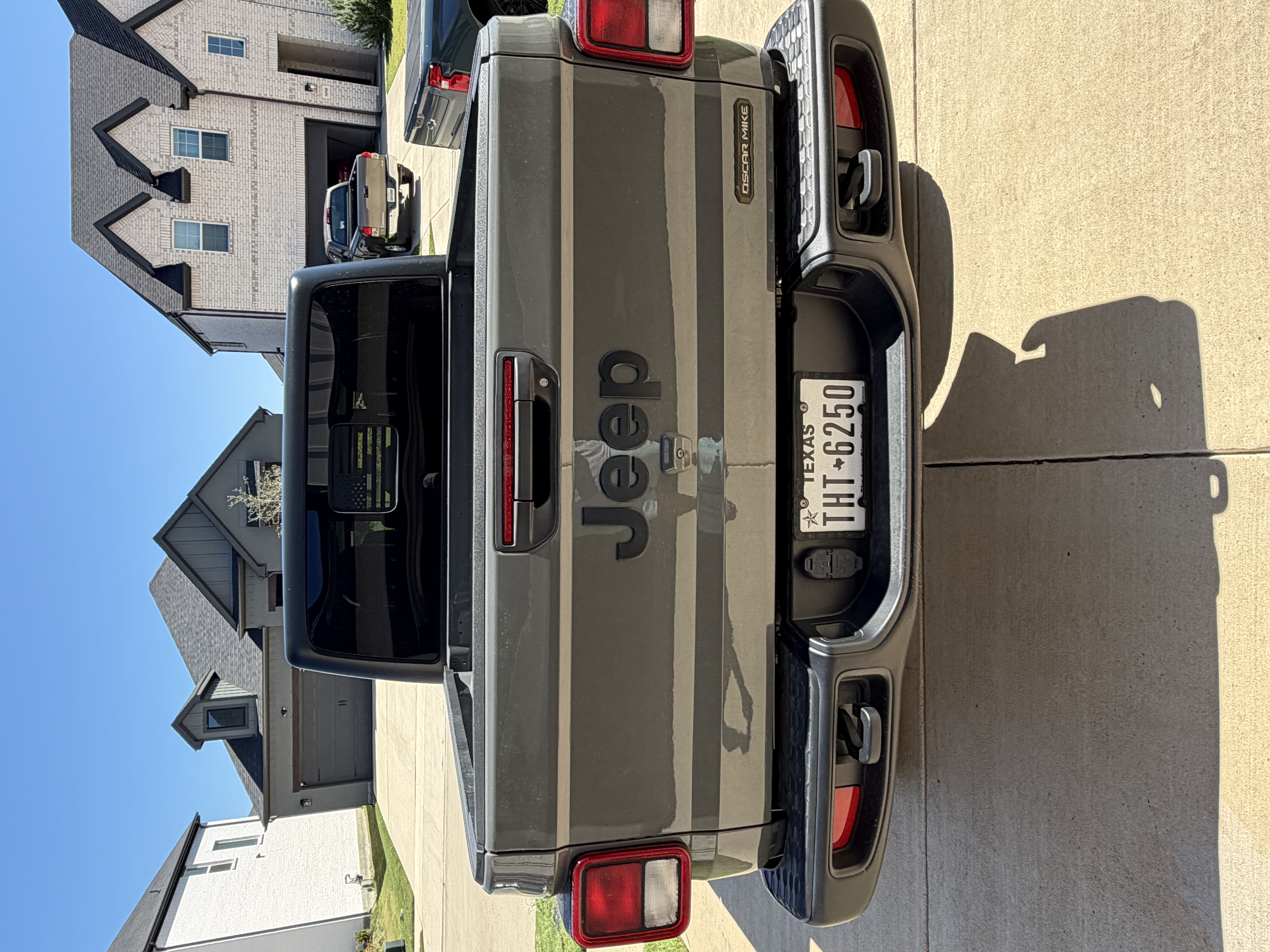 Used 2023 Jeep Gladiator Sport AWD/4WD image 4