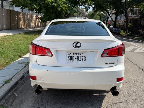 Used 2011 Lexus IS 250 w/ Preferred Accessory Package RWD image 5