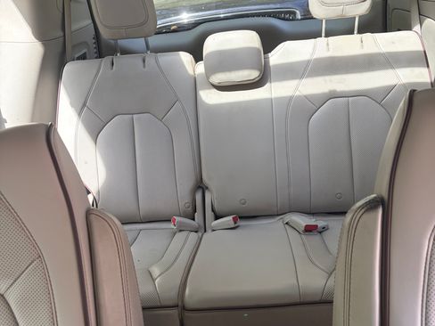 Used 2020 Chrysler Pacifica Limited FWD image 2