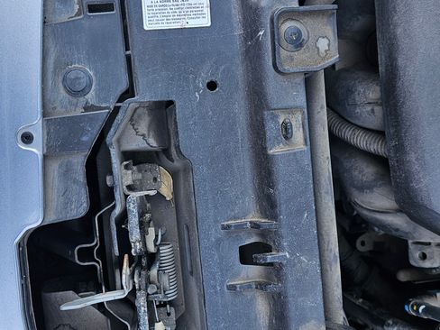 Used 2012 MAZDA MAZDA5 Sport image 21