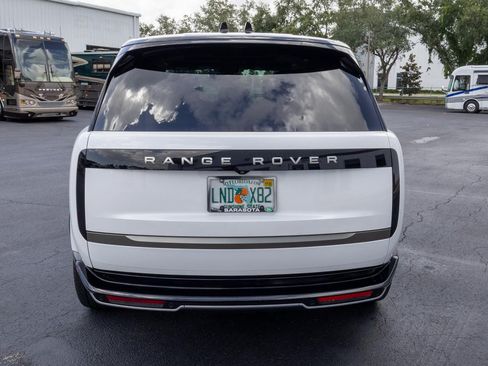 Used 2024 Land Rover Range Rover Autobiography image 5